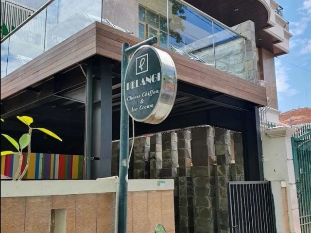 Pelangi Cafe dan Oleh Oleh Singosari