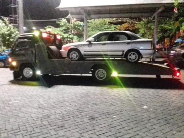 Derek Mobil Terdekat