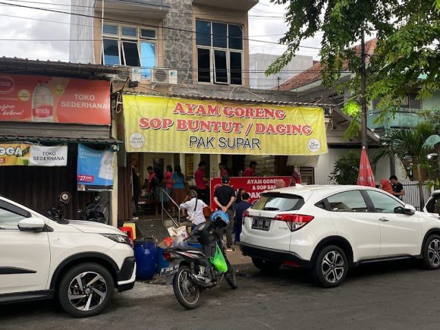 Ayam Goreng & Sop Buntut/ Daging Pak Supar