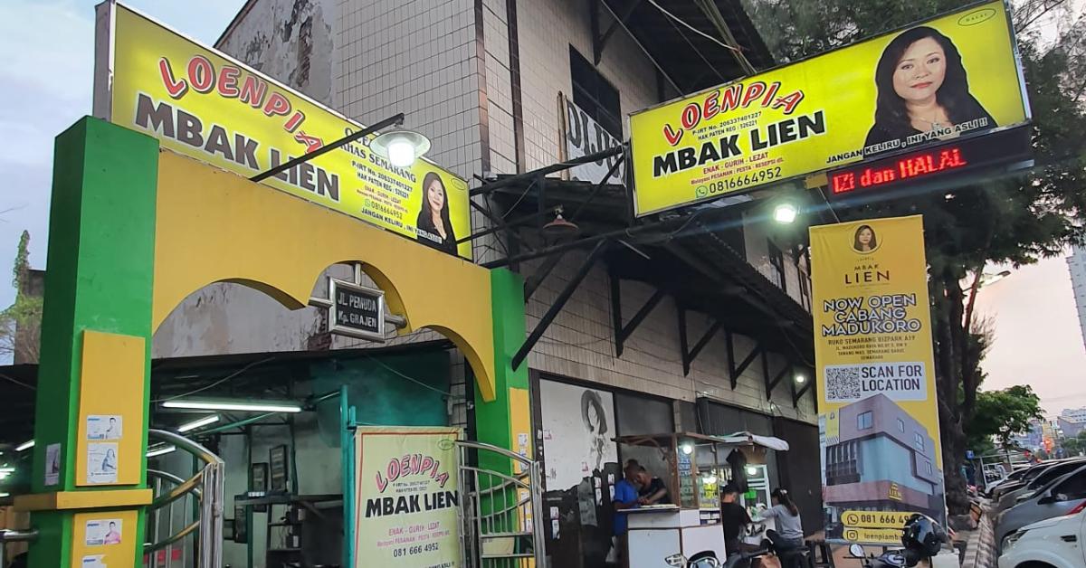 Loenpia Mbak Lien, Pemuda